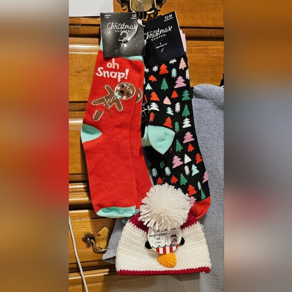 Holiday Socks & Snowman Beanie Set - Red, Black, White, Mint